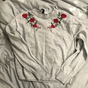 H&M rose sweatshirt nwot